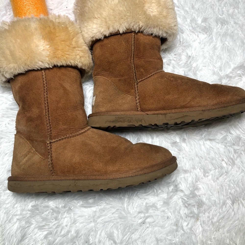 Uggs - Picture 2 of 8